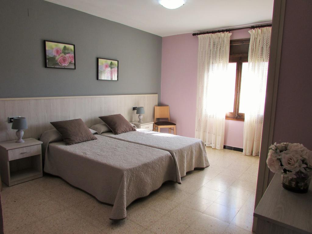 Hostal Can Bassalis ปัลส์ ภายนอก รูปภาพ